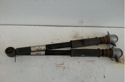 Seat Ibiza 6J Bj.10 Satz Sto&szlig;d&auml;mpfer Hinterachse 1.4 TDI 6R0512011E